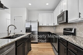 2 Blue Stone Ln in Greensboro, NC - Building Photo - Building Photo