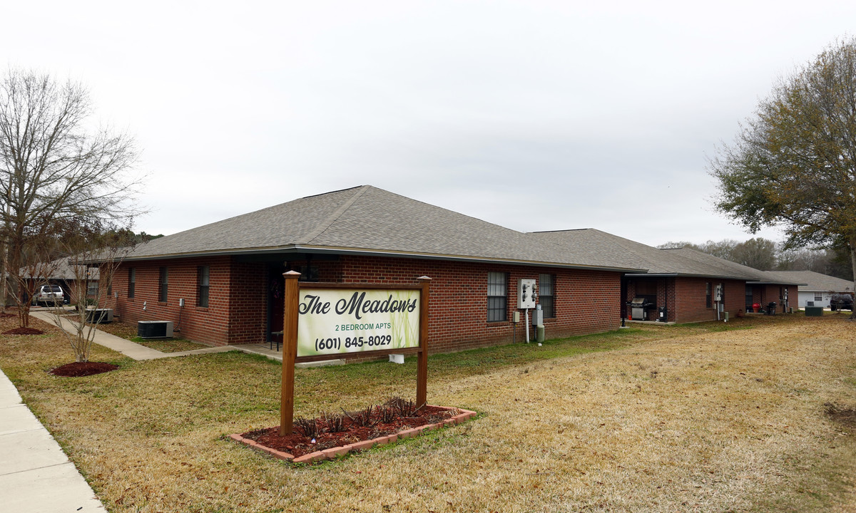 The Meadows in Florence, MS - Foto de edificio