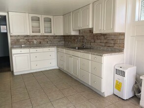 931 S Juniper Dr in Moses Lake, WA - Foto de edificio - Building Photo