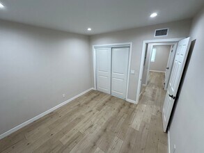 6722-6724 Hesperia Ave in Los Angeles, CA - Building Photo - Building Photo