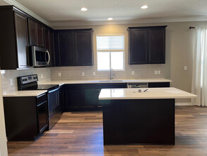 622 Trinity Mdws in San Antonio, TX - Building Photo - Building Photo