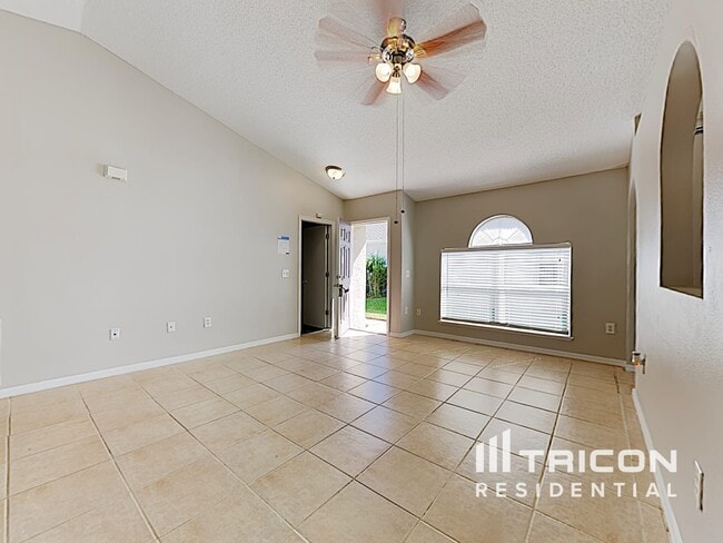 6315 Tabogi Trail in Wesley Chapel, FL - Building Photo - Building Photo