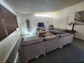 5401 Encelia Dr in Twentynine Palms, CA - Building Photo - Building Photo