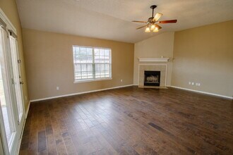 1010 Oakridge Ave in Lubbock, TX - Building Photo - Building Photo
