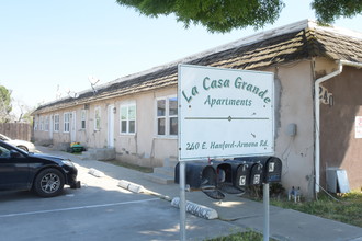 La casa grande Apartments in Hanford, CA - Building Photo - Building Photo