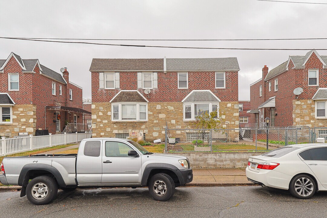 2421 Vista St in Philadelphia, PA - Building Photo