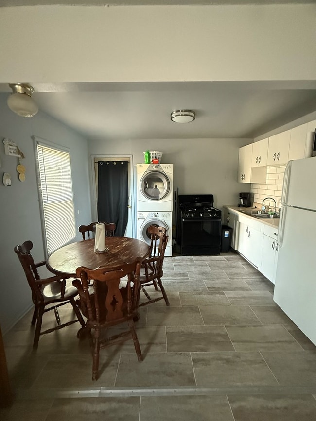 2744 Center in Odessa, TX - Building Photo - Building Photo