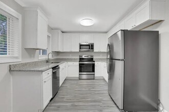 2833 Altaview Dr SE in Atlanta, GA - Building Photo - Building Photo
