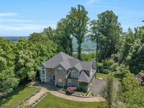 18 Bayview Terrace in Dunellen, NJ - Foto de edificio - Building Photo