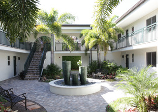 960 7th St S in Naples, FL - Building Photo - Building Photo