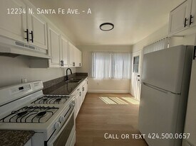 12234 N Santa Fe Ave in Lynwood, CA - Building Photo