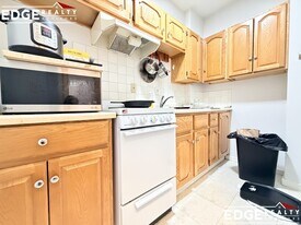 160 Strathmore Rd, Unit 3 in Boston, MA - Building Photo