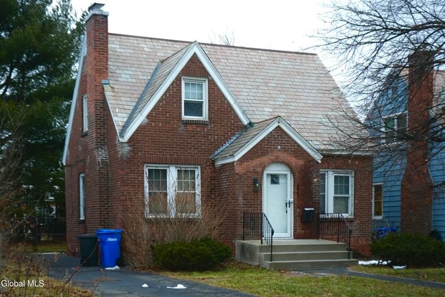 property at 21 Fordham Ct