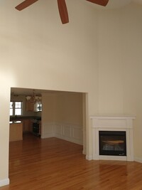 10 Woodbridge Ct, Unit 303 in Shrewsbury, MA - Building Photo - Building Photo