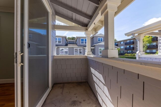 200 Live Oak Way in Belmont, CA - Building Photo - Building Photo