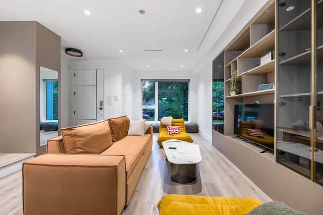 3586 W 42nd Ave in Vancouver, BC - Building Photo - Building Photo