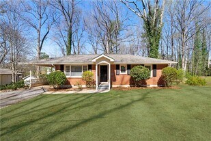 3023 Clifton Rd in Smyrna, GA - Building Photo