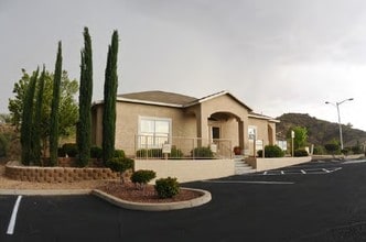 Casa Bonita in Nogales, AZ - Foto de edificio - Building Photo