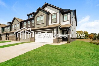 8936 Willis Wy in Avon, IN - Building Photo - Building Photo