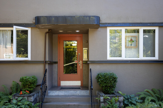 Kerrisdale Crest in Vancouver, BC - Building Photo - Building Photo