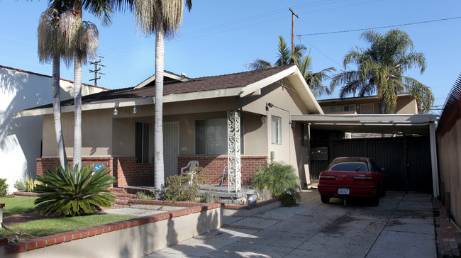 930 Redondo Ave in Long Beach, CA - Foto de edificio - Building Photo