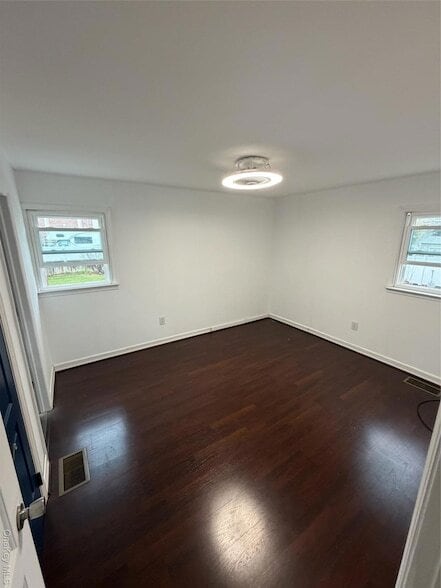 28-88 Faber Terrace in Queens, NY - Foto de edificio - Building Photo