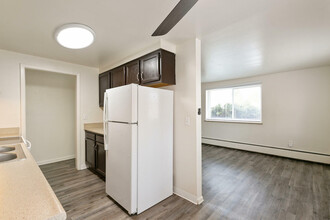 Allison West Apartments in Lakewood, CO - Foto de edificio - Interior Photo