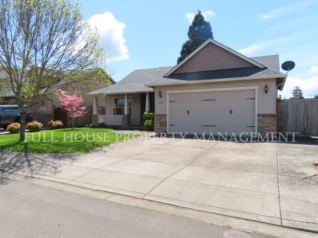 1049 Kaylee Ave in Junction City, OR - Building Photo - Building Photo