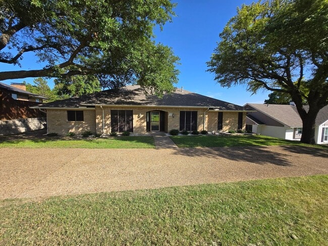 property at 206 Alta Vista Dr