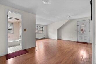 72 Maple St in Norwalk, CT - Building Photo - Building Photo