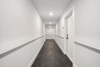 242 Spring St, Unit 505 in Paterson, NJ - Building Photo - Building Photo