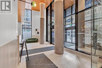 1660 Bloor St W in Toronto, ON - Building Photo - Building Photo