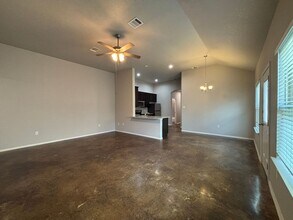 1130 Burek Cross in Seguin, TX - Building Photo - Building Photo