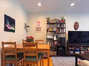 142 Kenrick St, Unit 35 in Boston, MA - Building Photo - Building Photo