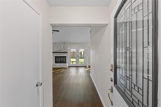 903 E Logan St in Round Rock, TX - Building Photo - Building Photo