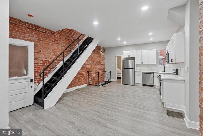 property at 1323 N 28th St