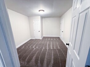 1236 Grovewood Dr in Columbus, OH - Building Photo - Building Photo