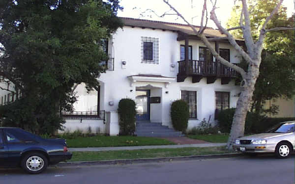 121 S Rexford Dr in Beverly Hills, CA - Building Photo - Building Photo