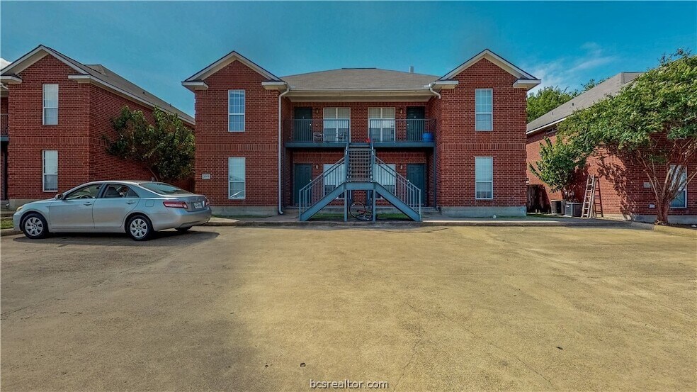 1509 Hollow Hill Dr, Unit D in Bryan, TX - Foto de edificio