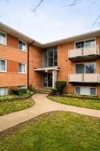 22081 River Oaks Dr in Rocky River, OH - Building Photo - Building Photo