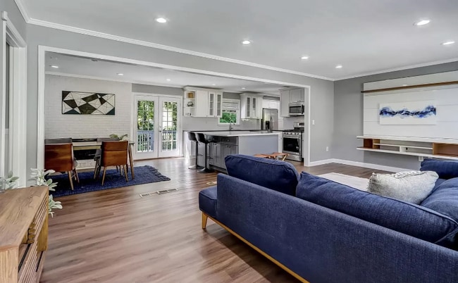 6858 Lockridge Dr NW in Atlanta, GA - Building Photo - Building Photo