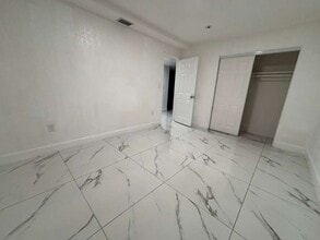 431 N East Ave, Unit 433 in Sarasota, FL - Building Photo - Building Photo