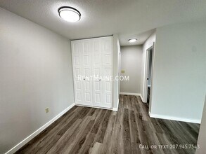 33 Longrale Park in Bangor, ME - Building Photo - Building Photo