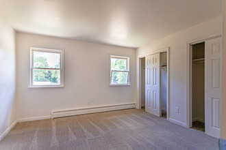 Village Crest Apartments in Poughkeepsie, NY - Building Photo - Interior Photo