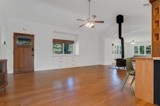 180 Kingsway Dr in Wimberley, TX - Building Photo - Building Photo