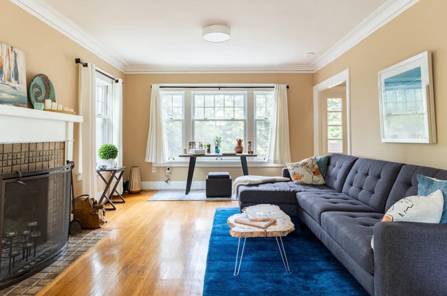 1601 Interlaken Pl E in Seattle, WA - Building Photo - Building Photo