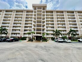 2671 S Course Dr in Pompano Beach, FL - Building Photo