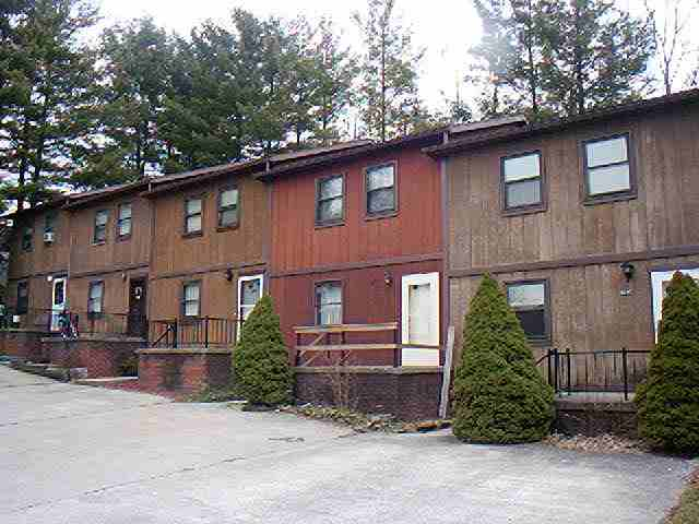 1693 Van Voorhis Rd in Morgantown, WV - Building Photo