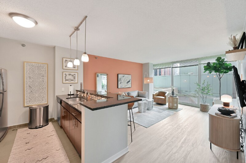 354 E Ohio St in Chicago, IL - Building Photo