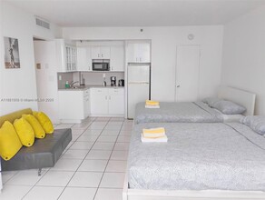 5445 Collins Ave in Miami Beach, FL - Building Photo - Building Photo